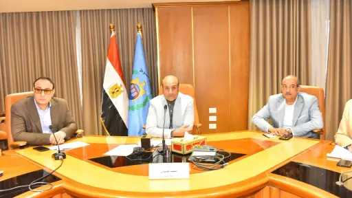 محافظ أسيوط يجتمع مع مسئولي ”حياة كريمة” لمتابعة... محافظ أسيوط يجتمع مع مسئولي ”حياة كريمة” لمتابعة تشغيل المشروعات المنتهية بالمرحلة الأولى