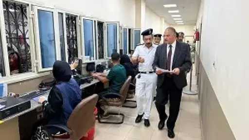 مدير أمن الفيوم يتفقد وحدات المرور لمتابعة تطبيق نظام الشباك الواحد