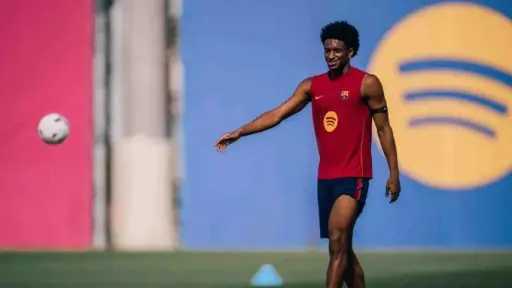 بالدي يتمسك بالبقاء مع برشلونة.. والنادي يترقب موقفه... بالدي يتمسك بالبقاء مع برشلونة.. والنادي يترقب موقفه في يناير