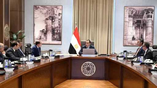 رئيس الوزراء يتابع موقف زيادة مخزون السلع الاستراتيجية واستقرار الأسواق