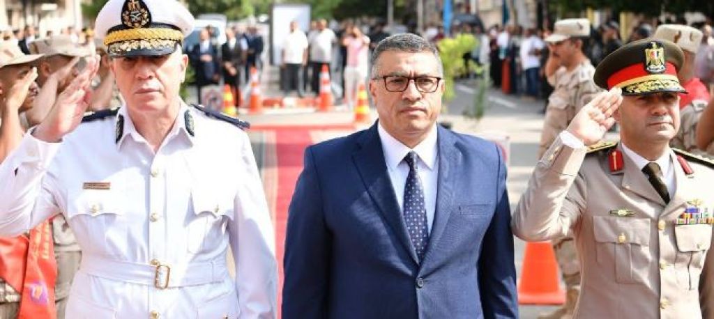 محافظ قنا