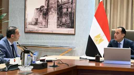 رئيس الوزراء يبحث مع رئيس الهيئة العامة للرقابة... رئيس الوزراء يبحث مع رئيس الهيئة العامة للرقابة المالية مستجدات الأنشطة المالية غير المصرفية