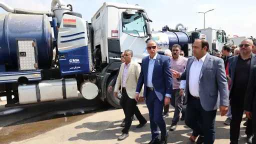 محافظ الجيزة يتفقد اصطفاف معدات شركة مياه الشرب والصرف الصحي استعدادًا لموسم الشتاء