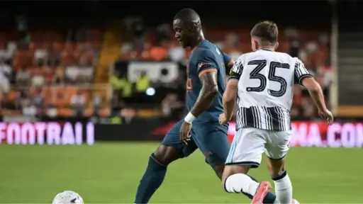 وكيل أليو ديانج يحسم الجدل بشأن عودته إلى الأهلي وموقفه مع فالنسيا