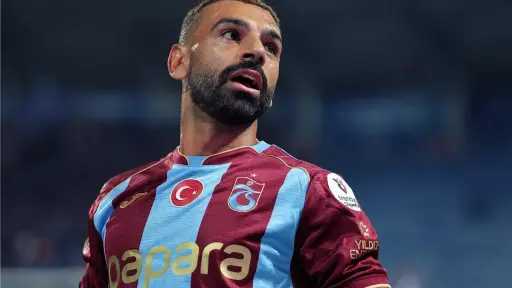 صحيفة تركية تتغنى بمحمد صلاح قبل مباراة طرابزون سبور وسامسون.. «قد يكون البطل مجددًا»