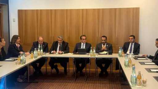 وزير الصحة يبحث مع وفد معهد «WifOR» و«روش»... وزير الصحة يبحث مع وفد معهد «WifOR» و«روش» تعزيز التعاون الصحي على هامش قمة برلين