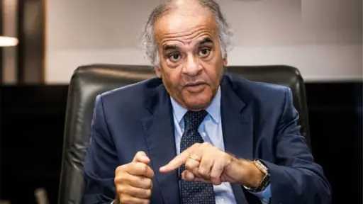 ممدوح عباس يخرج عن صمته بشأن مكافآت الزمالك قبل القمة.. ماذا قال؟