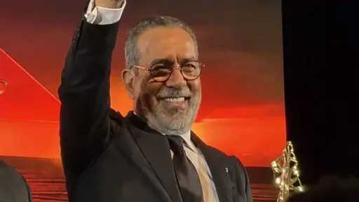مهرجان القاهرة السينمائي يكرم السيناريست مدحت العدل بجائزة... مهرجان القاهرة السينمائي يكرم السيناريست مدحت العدل بجائزة الهرم الذهبي لإنجاز العمر في دورته الـ47