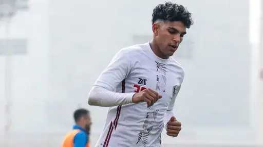 ثلاثي الزمالك يدعم الفريق في القمة بعد الخروج... ثلاثي الزمالك يدعم الفريق في القمة بعد الخروج من القائمة
