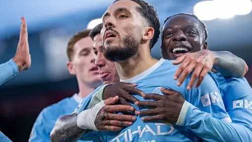 مانشستر سيتي يكتسح ليفربول بثلاثية ويعزز صدارته للدوري... مانشستر سيتي يكتسح ليفربول بثلاثية ويعزز صدارته للدوري الإنجليزي
