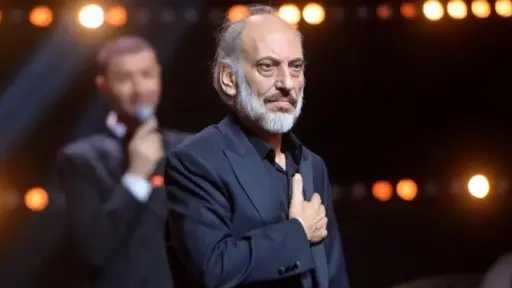مهرجان البحرين السينمائي يهدي غسان مسعود جائزة الإسهام... مهرجان البحرين السينمائي يهدي غسان مسعود جائزة الإسهام الفني