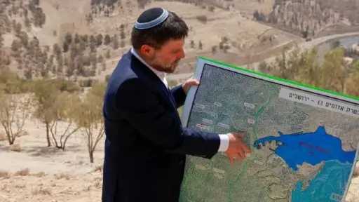 مندوب فلسطين بالجامعة العربية: خطة سموتريتش المطروحة بـ2017... مندوب فلسطين بالجامعة العربية: خطة سموتريتش المطروحة بـ2017 أصبحت برنامجا للحكومة الإسرائيلية بقتل الشعب
