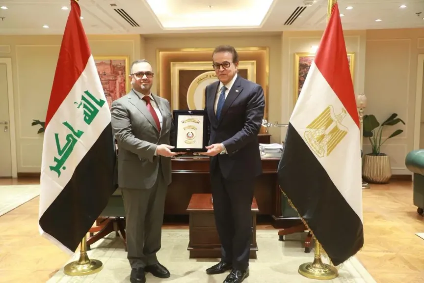 وزير الصحة ونظيره العراقي