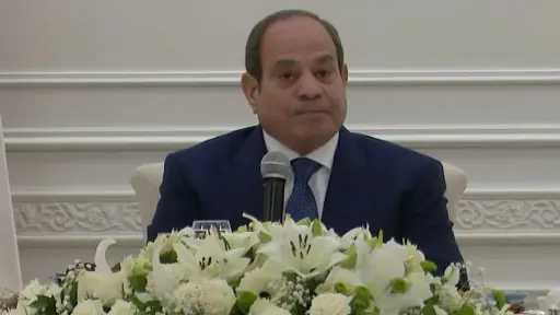 السيسي: مصر والسعودية هما قلب الأمة العربية والإسلامية..... السيسي: مصر والسعودية هما قلب الأمة العربية والإسلامية.. ولن نسمح أن يمس أحد حدود المملكة