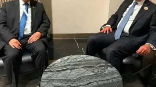 وزير الخارجية يبحث مع السكرتير العام لمنظمة الدول... وزير الخارجية يبحث مع السكرتير العام لمنظمة الدول الثماني النامية سبل تعزيز التعاون التجاري
