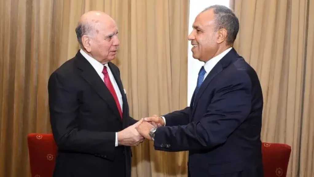 وزير الخارجية يبحث مع نظيره العراقي تعزيز التعاون الاقتصادي والاستثماري بين البلدين