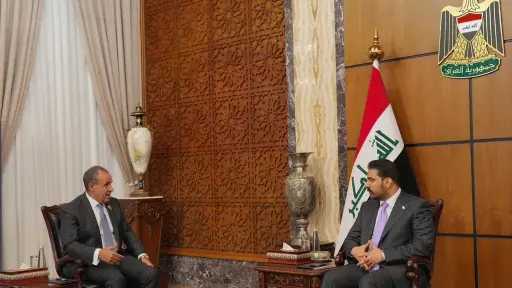 وزير الخارجية يلتقي رئيس الوزراء العراقي ويؤكد على أهمية تعزيز الشراكة الثنائية وتضافر الجهود لدعم الاستقرار الإقليمي