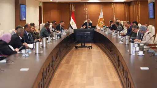وزير العمل يترأس اجتماع المجلس الأعلى للتشاور الاجتماعي ويناقش تعديلات مقترحة على قانون المنظمات النقابية العمالية