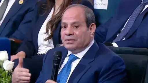 الرئيس السيسي: يعيش المصريون على 7% من مساحة البلاد.. والوضع غير إنساني