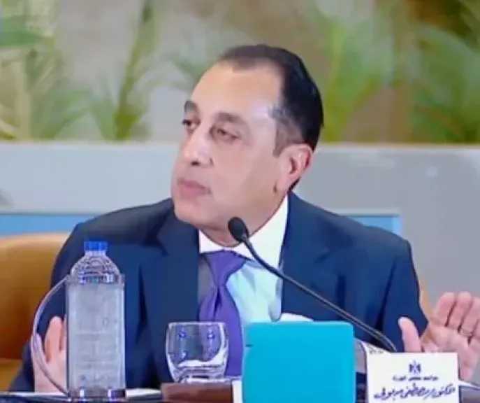 لماذا اختير موقع العاصمة الإدارية الجديدة؟ مدبولي يكشف تفاصيل المفاضلة بين 5 بدائل