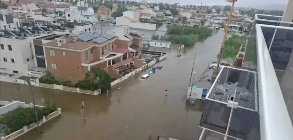 إسبانيا: عودة الهدوء إلى المناطق السياحية التي ضربتها العاصفة آدم