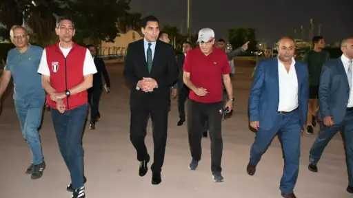 وزير الرياضة يتفقد المنشآت الملحقة باستاد القاهرة ويؤكد... وزير الرياضة يتفقد المنشآت الملحقة باستاد القاهرة ويؤكد ضرورة وضع رؤية واضحة لتطويرها