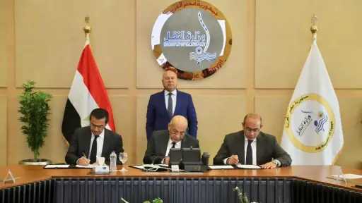 وزير النقل يشهد توقيع مذكرة تفاهم لإنشاء مركز إقليمي ودولي متكامل للتوزيع وإعادة التصدير
