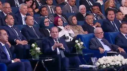 الرئيس السيسي يسأل وزير البترول: «مديونيتك كام؟».. كريم... الرئيس السيسي يسأل وزير البترول: «مديونيتك كام؟».. كريم بدوي: تريليون و600 مليار