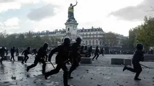 فرنسا تفتح تحقيقا جديدا في إصابة مصور خلال احتجاجات السترات الصفراء