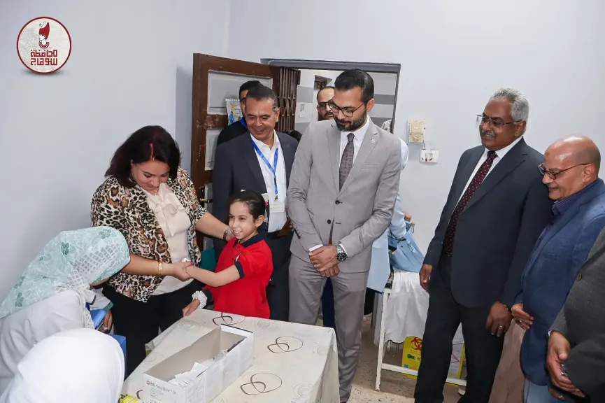 نائب محافظ سوهاج يتابع بدء فعاليات الحملة القومية للتطعيم ضد الحصبة والحصبة الألمانية