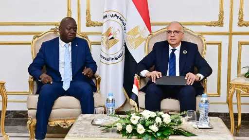 وزير الري يبحث مع وزير الدولة للمصايد بأوغندا... وزير الري يبحث مع وزير الدولة للمصايد بأوغندا تعزيز التعاون في مجال الموارد المائية
