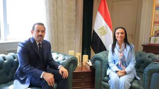 وزيرة التضامن ورئيس جهاز مستقبل مصر يبحثان تعزيز... وزيرة التضامن ورئيس جهاز مستقبل مصر يبحثان تعزيز التعاون في المسؤولية المجتمعية والتمكين الاقتصادي وخدمات كبار السن