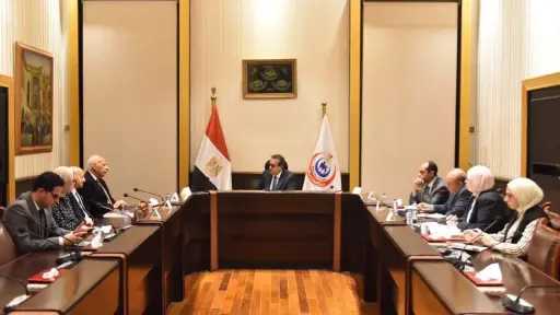 وزير الصحة يلتقي رئيس جمعية الأطباء المصريين بلندن... وزير الصحة يلتقي رئيس جمعية الأطباء المصريين بلندن لبحث تعزيز التعاون في التعليم الطبي والتدريب والبحث العلمي