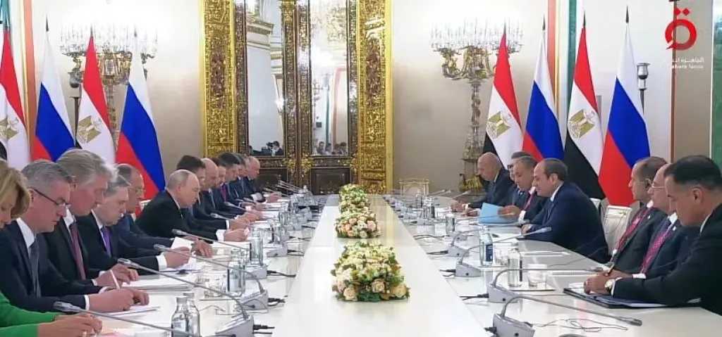 السيسي وبوتين يبحثان ضرورة خفض التصعيد في الشرق الأوسط