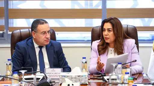وزيرا التنمية المحلية والبيئة والتعليم العالي والقائم بأعمال... وزيرا التنمية المحلية والبيئة والتعليم العالي والقائم بأعمال وزير الثقافة يتابعان الموقف التنفيذي لمشروع تمثال مجدي يعقوب
