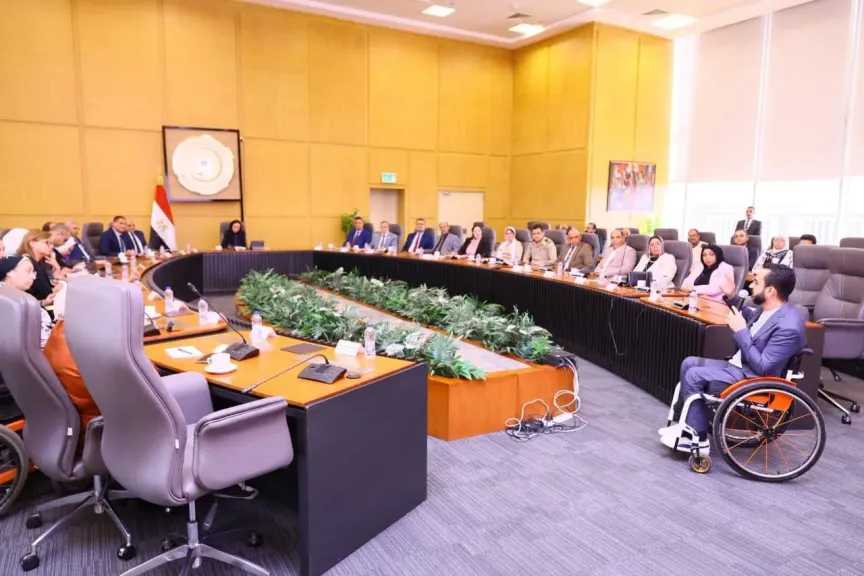 وزيرة التضامن تبحث مع ممثلي الجمعيات والمؤسسات الأهلية العاملة في مجال الإعاقة تعزيز التعاون لتوفير الكراسي المتحركة والأجهزة التعويضية
