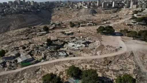 الاحتلال الإسرائيلي يبدأ بناء مستوطنة جديدة وتمهيد طريق... الاحتلال الإسرائيلي يبدأ بناء مستوطنة جديدة وتمهيد طريق استيطاني في المجد بالخليل
