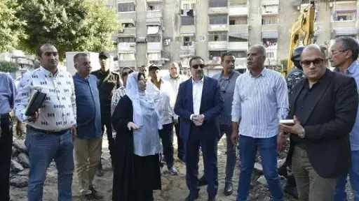 محافظ بورسعيد يتفقد مشروعات تطوير حي الزهور ويوجه بسرعة الانتهاء منها