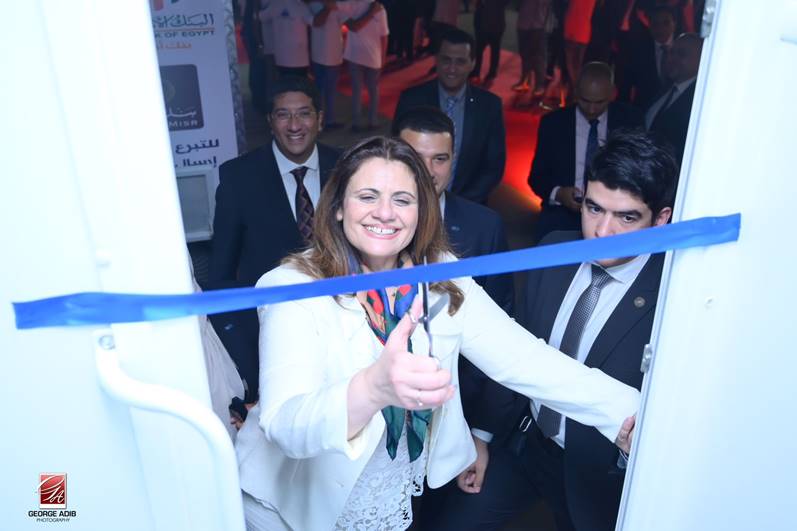 أثناء الافتتاح