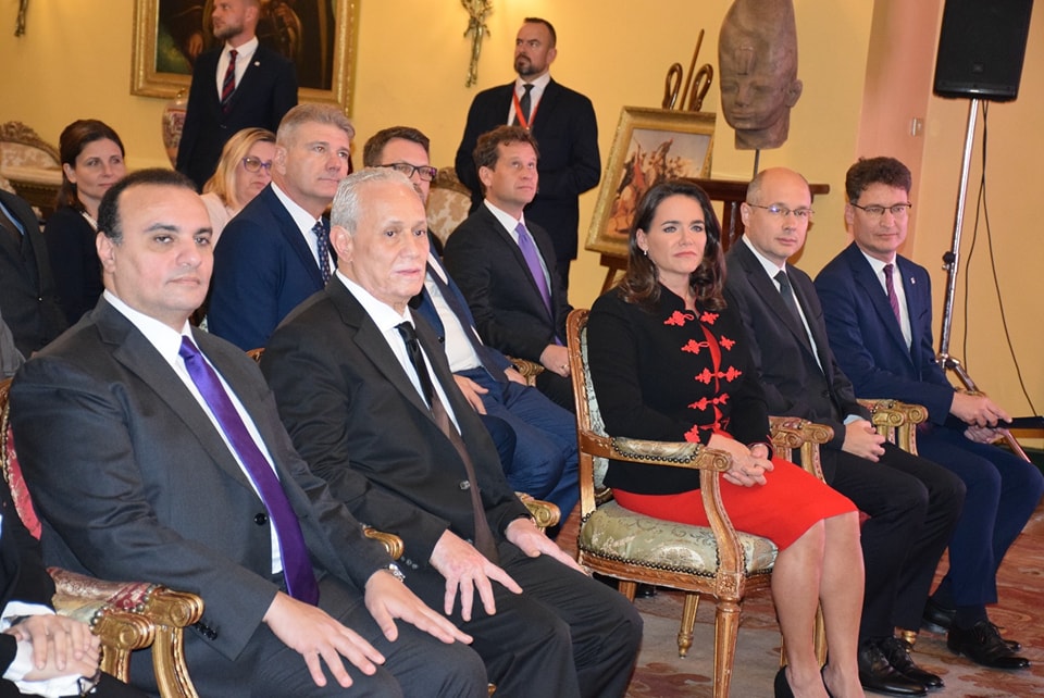 df1a56c5c264.jpg