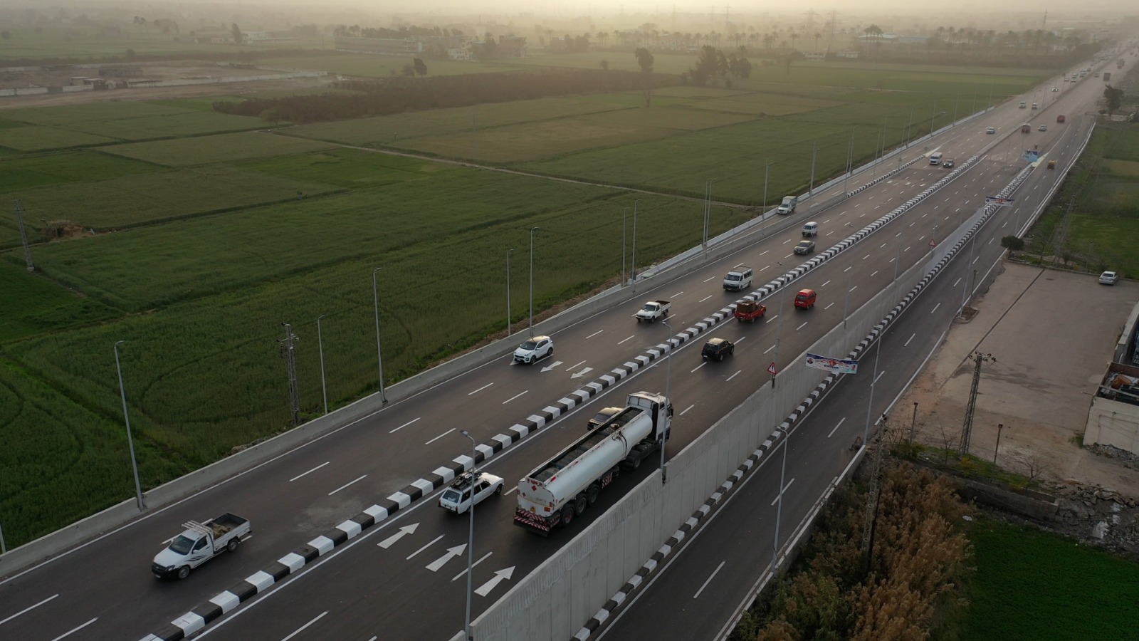 8737fc569cf6.jpg